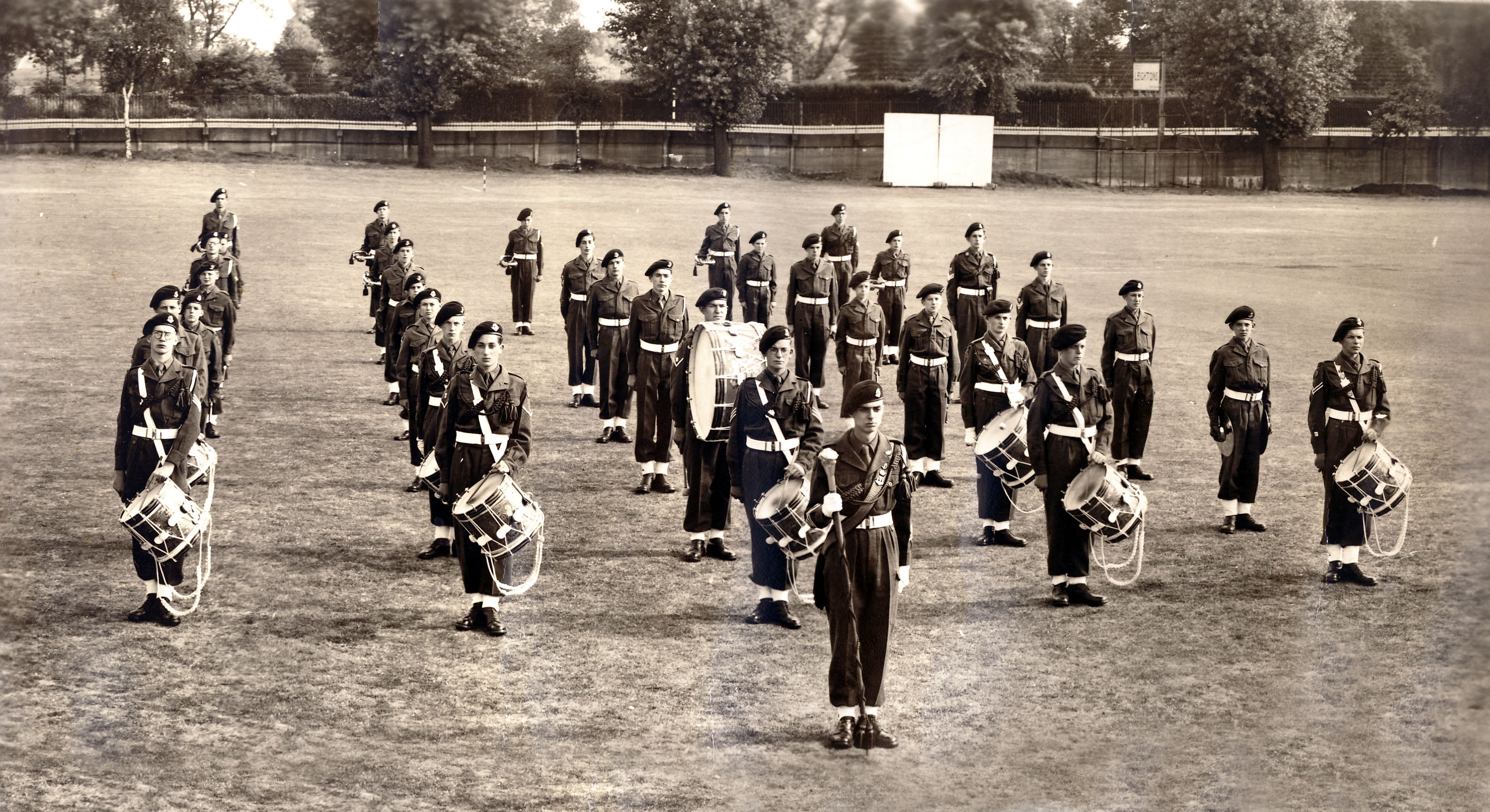 file:///C:/Documents%20and%20Settings/Jeffrey%20Maynard/Local%20Settings/Temporary%20Internet%20Files/Content.IE5/GHMRWPQ7/1952-0711%20HCS%20Bugle%20Band.jpg